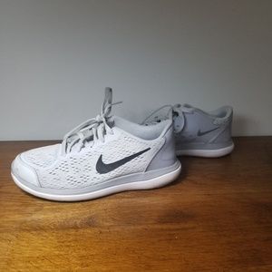 Nike youth running shoes women's 5.5 gray